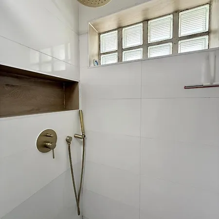 Apartment Center Near Notre Dame 2 Bedrooms With Balcony Paris