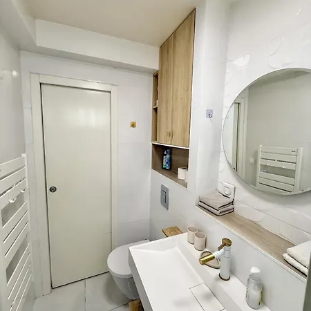 Apartment Center Near Notre Dame 2 Bedrooms With Balcony *