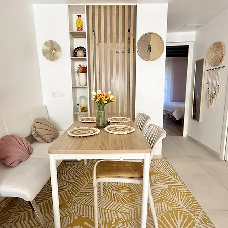 Apartment Center Near Notre Dame 2 Bedrooms With Balcony